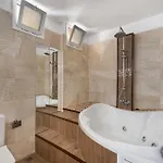 Holidays Апартаменты *