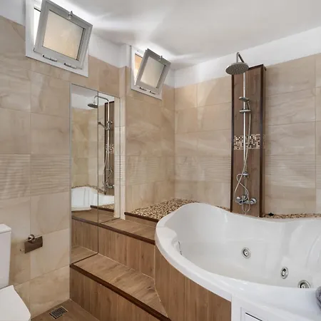 Holidays Apartman *